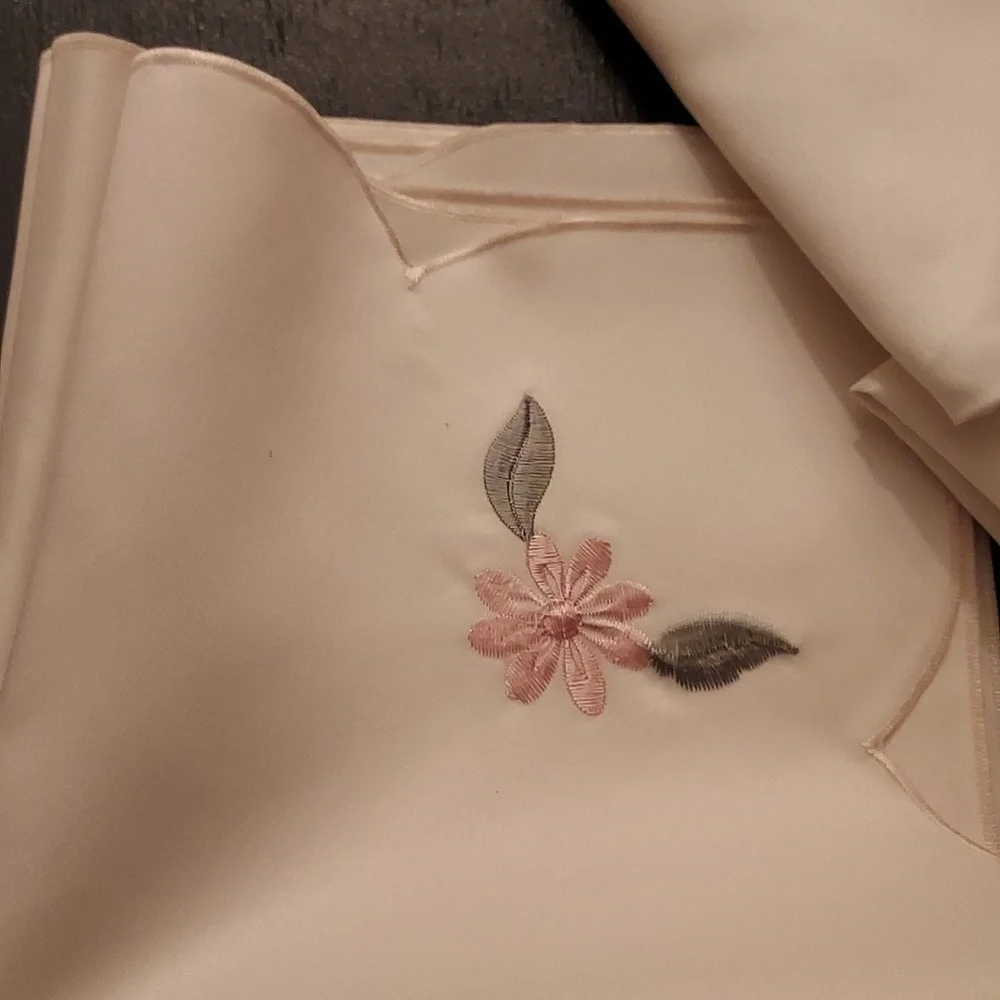 Vintage Cream Embriodered Napkins Pink Flower Green Leaves Set Of 11 Bridgerton